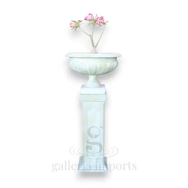 Giordano Urn & Pedestals